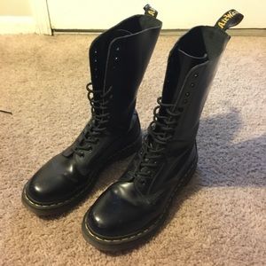 Dr. Martins 14 hole lace up boots