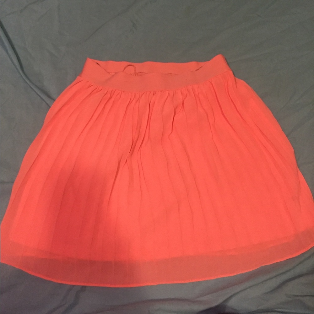 Pleated skirt