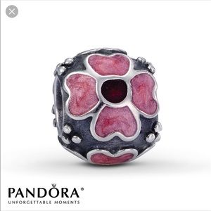 Pandora daisy charm