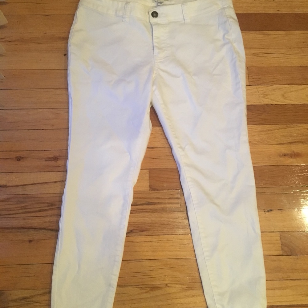 White skinny jeans