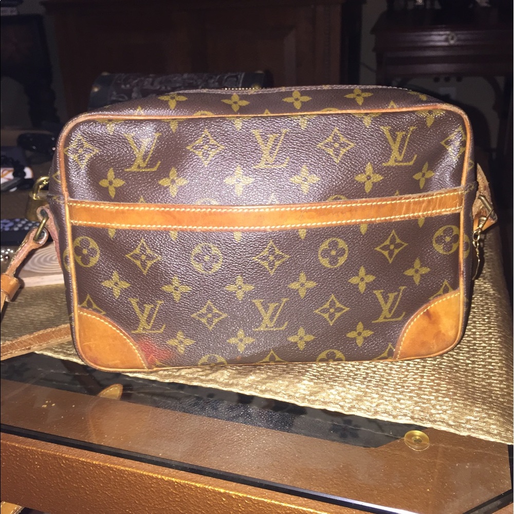 Louis Vuitton Cross Body Bag