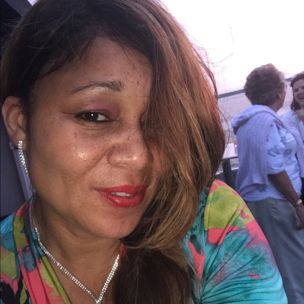 Meet your Posher, Crystal