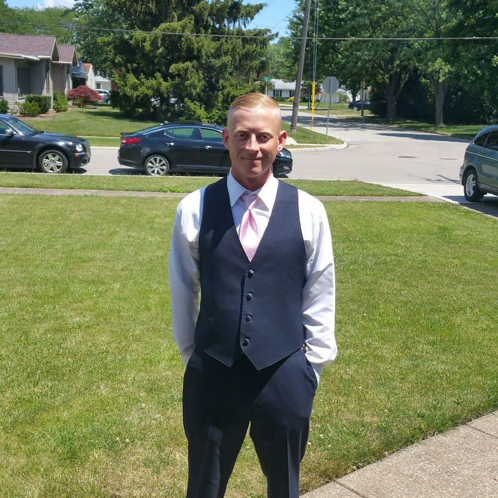 Meet your Posher, Dustin