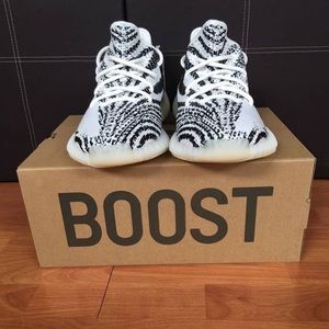 Yeezy v2 Zebra