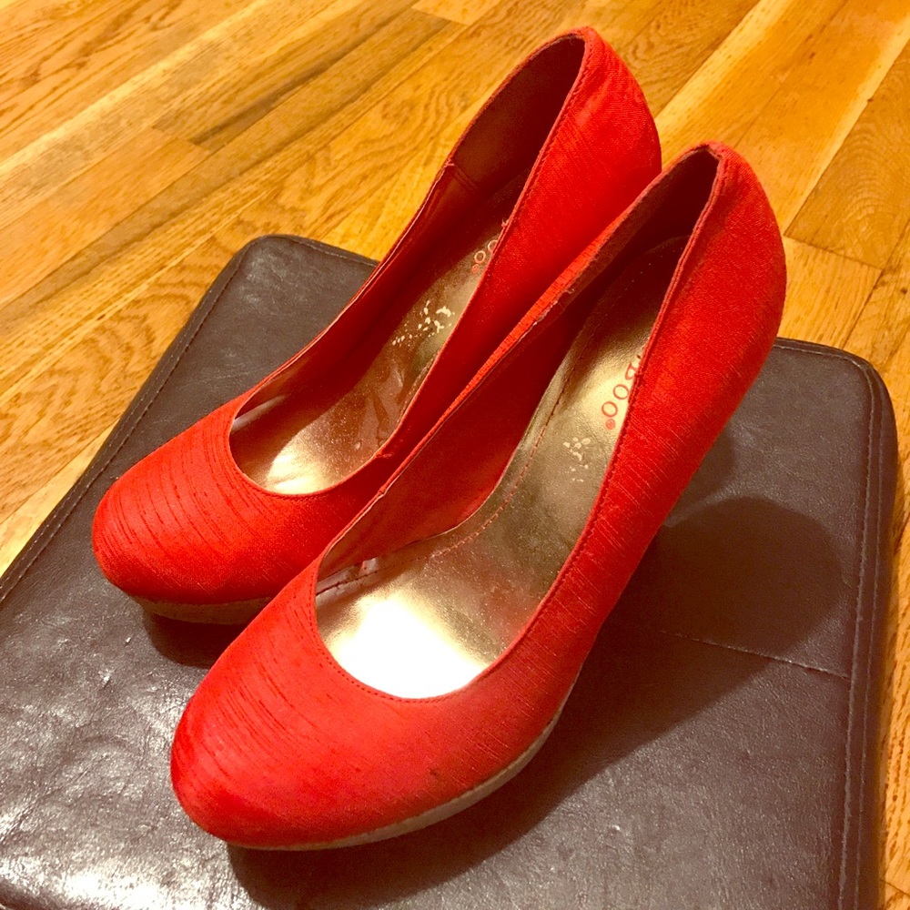 Red Pumps