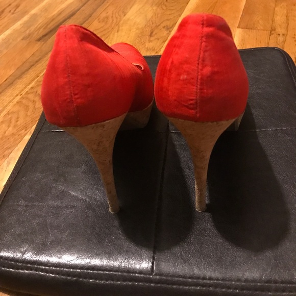 Red Pumps - Picture 3 of 4
