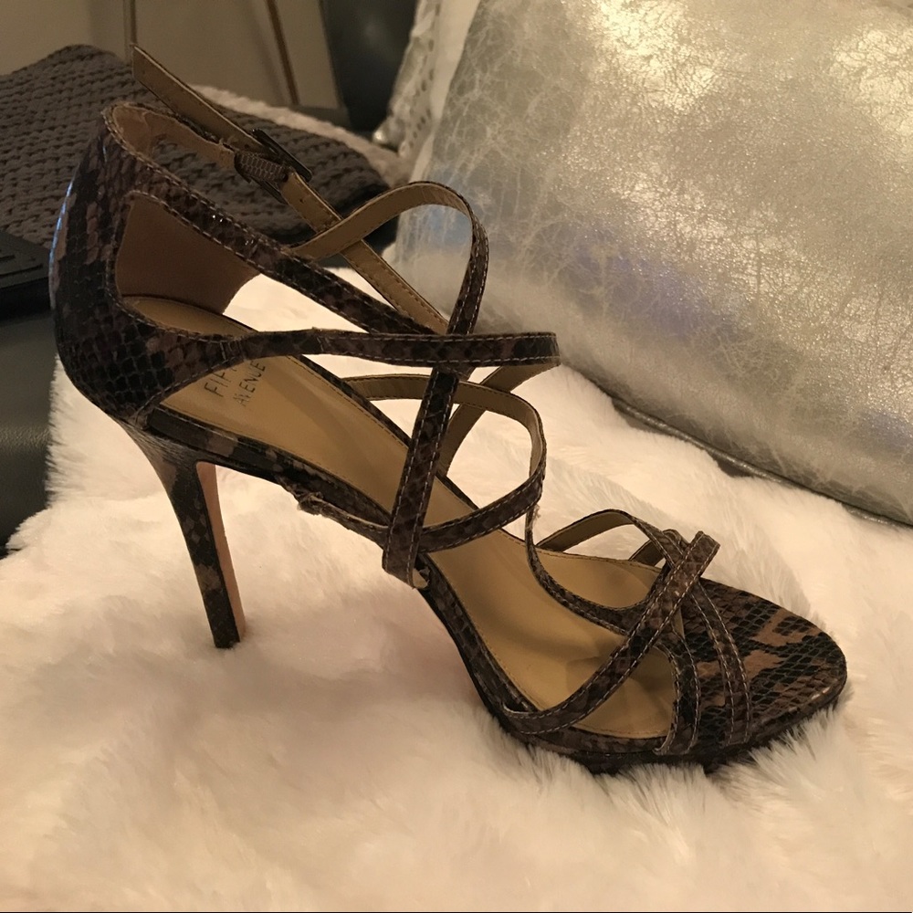 Snake skin 👠 have I the original box