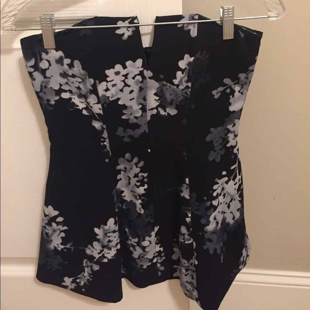 Olivaceous strapless top