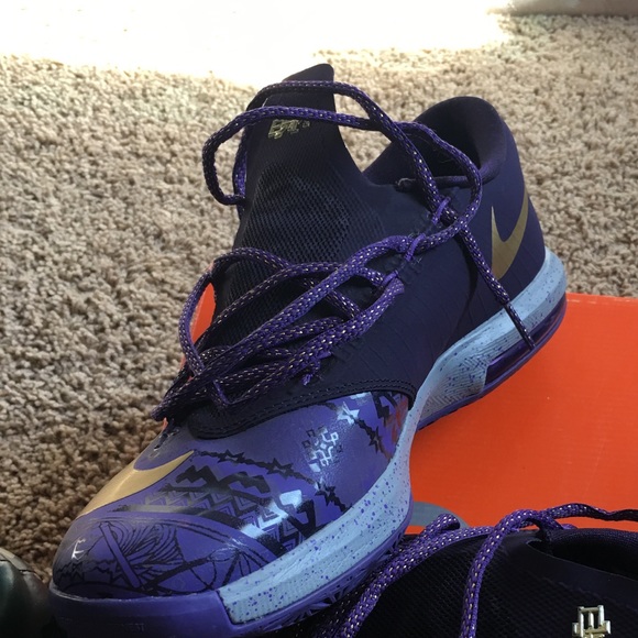 Selling sneakers foams,KDs,Nike trainers,Jordans