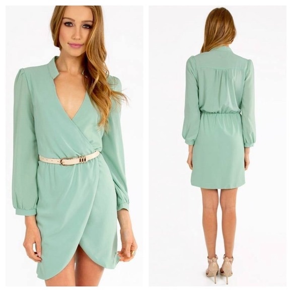 ‼️PRICE DROP‼️ ❇️Mint Green Long Sleeve Dress❇️ - Picture 1 of 4
