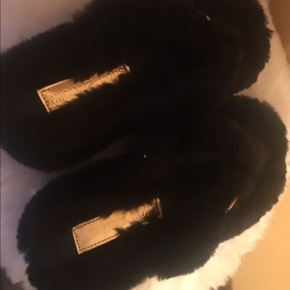 michael kors house slippers