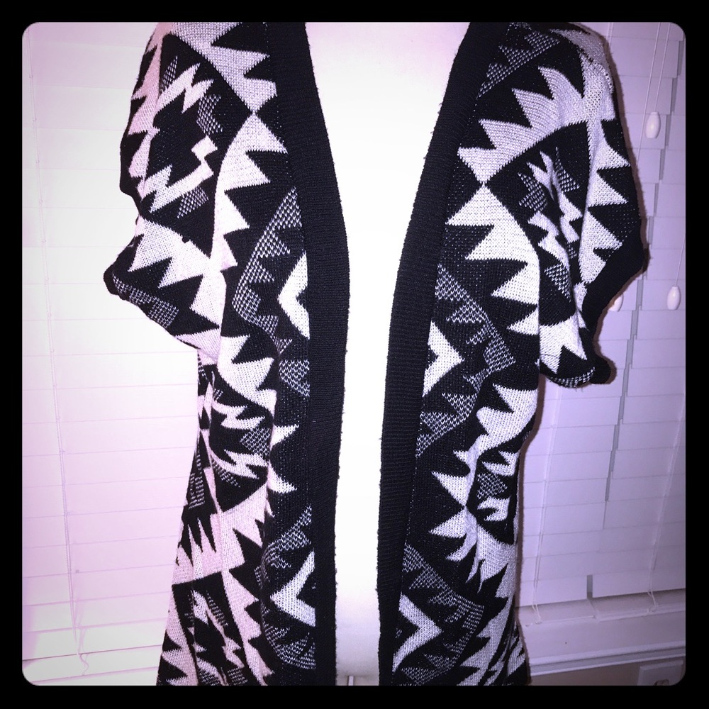 B&W tribal short sleeve open cardigan.