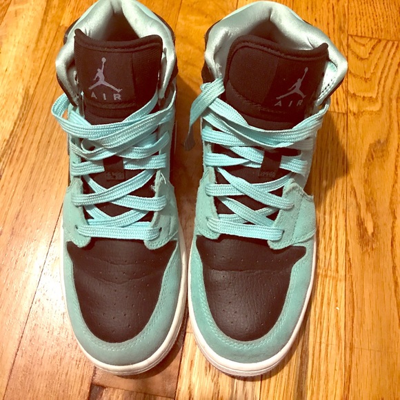 Sneaker - Picture 2 of 5