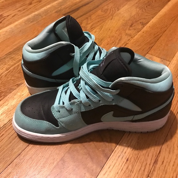 Sneaker - Picture 3 of 5