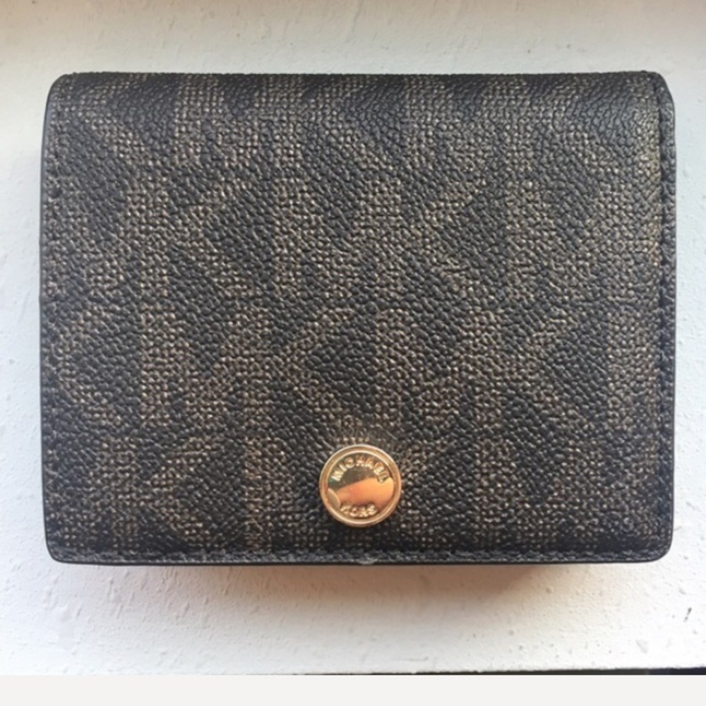 Michael Kors Wallet.