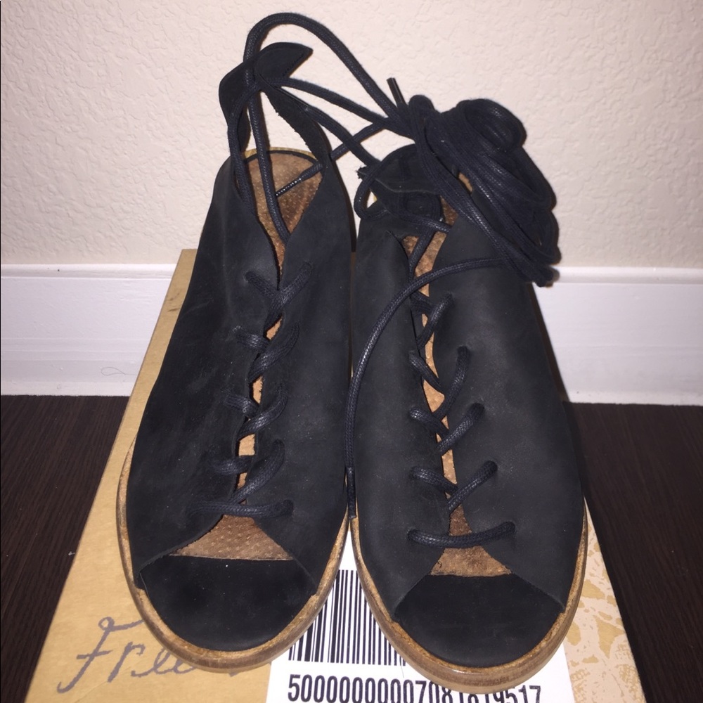 Made in SPAIN - FREE PEOPLE Suede Laceup heels