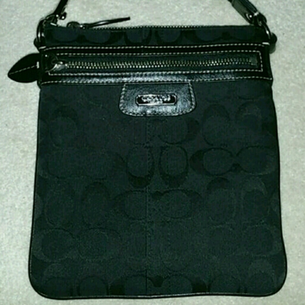 Authentic Coach Crossbody/Shoulder Bag