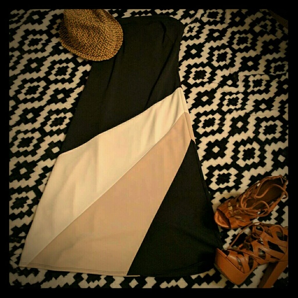 Express Dresses & Skirts - Express Sleeveless straight line dress