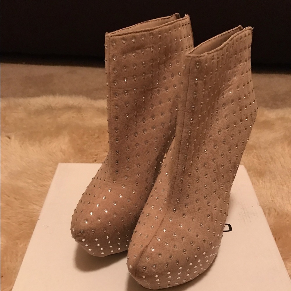 Beige boot heels 👠 with rhinestones size 8.5