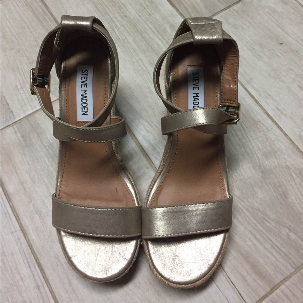 Steve Madden Montauk sandals size 6.5