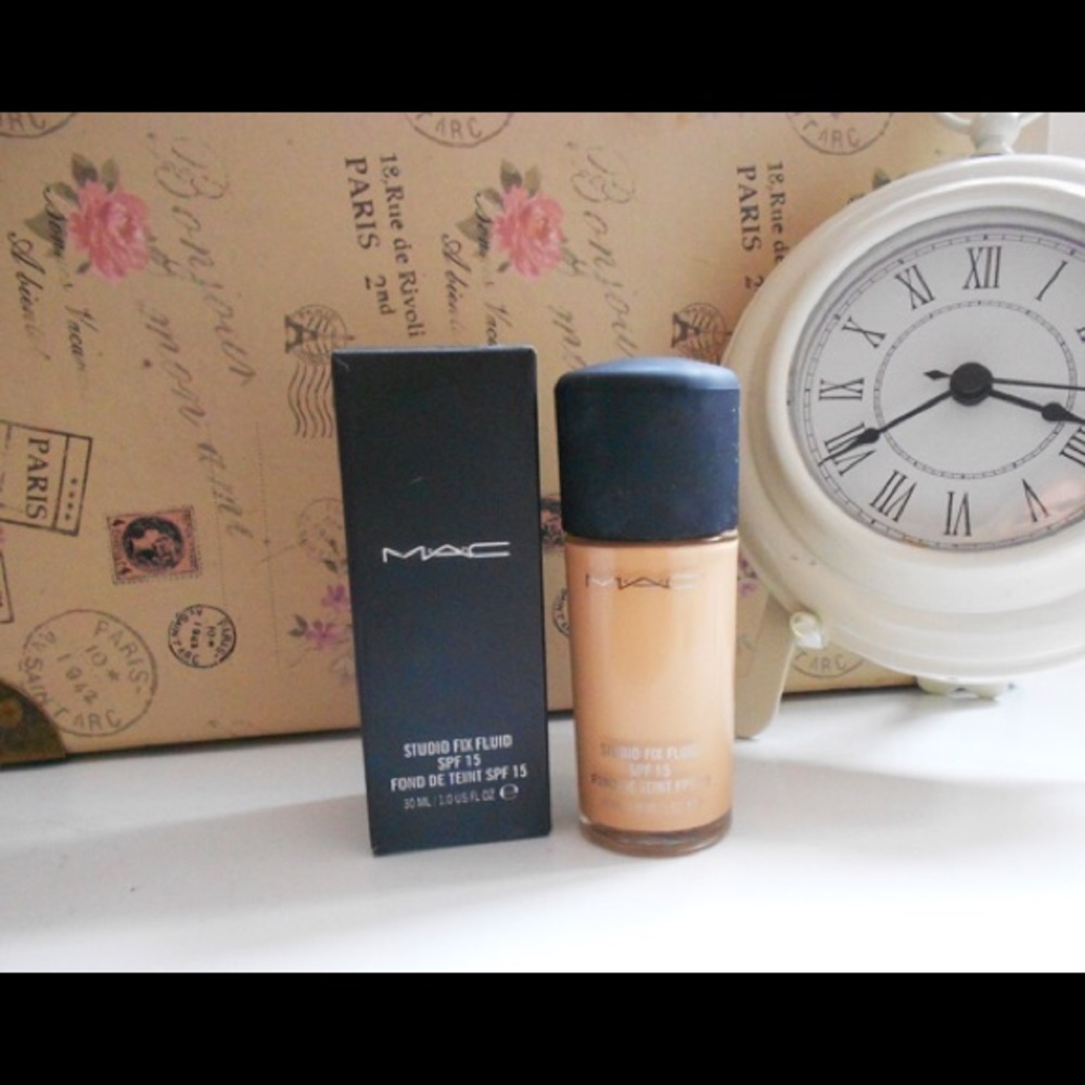 Brand new in box MAC foundation