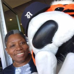 Meet your Posher, Sallye