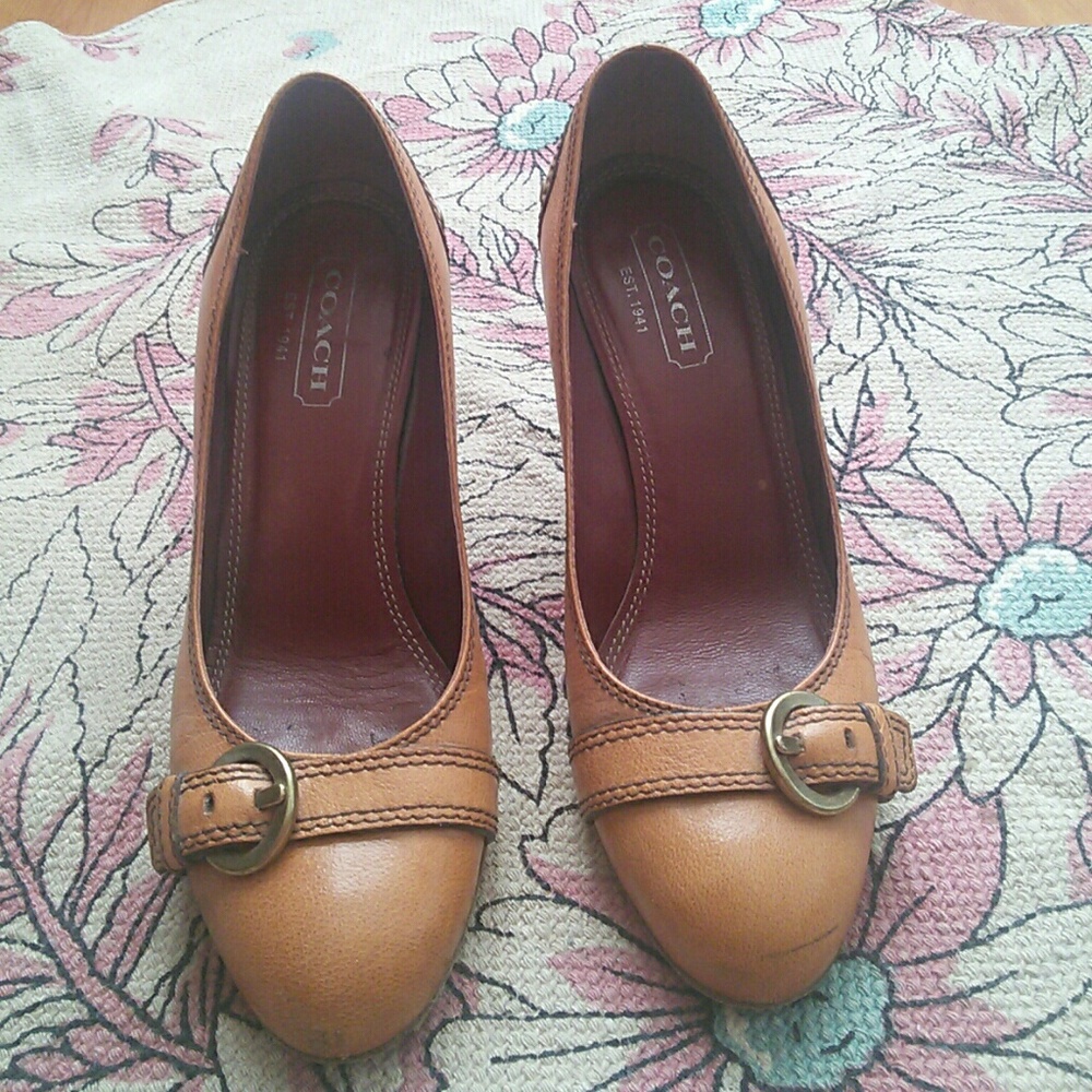Coach Havana Dark Yellow Pumps