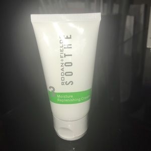 Rodan and Fields Moisture replenishing cream