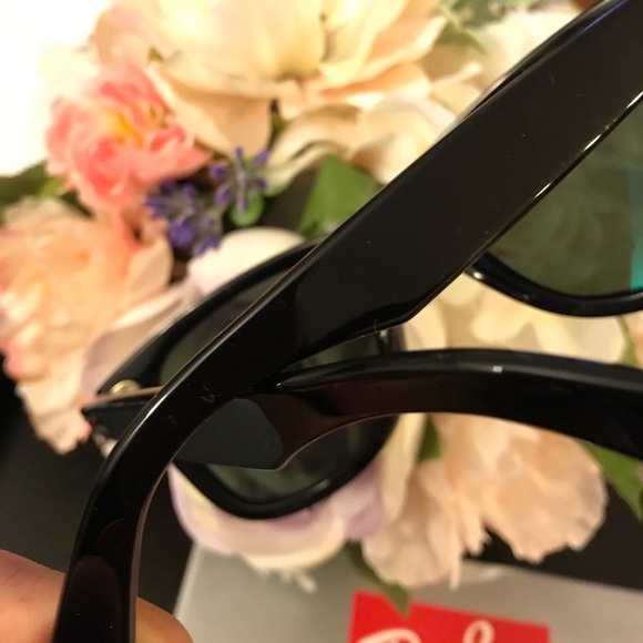 BRAND NEW Ray Ban Polarized Black Wayfarer main image 5
