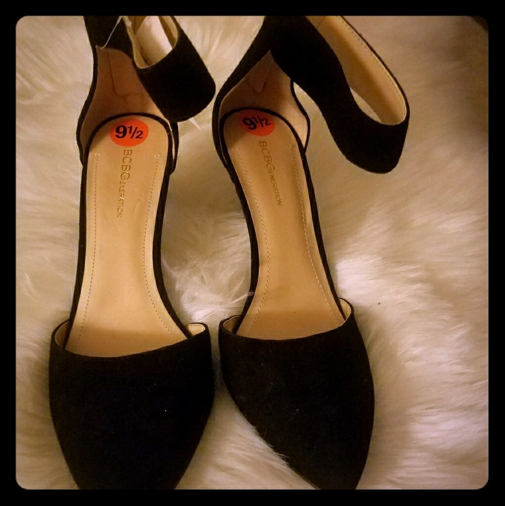 Bcbg closed toe heels