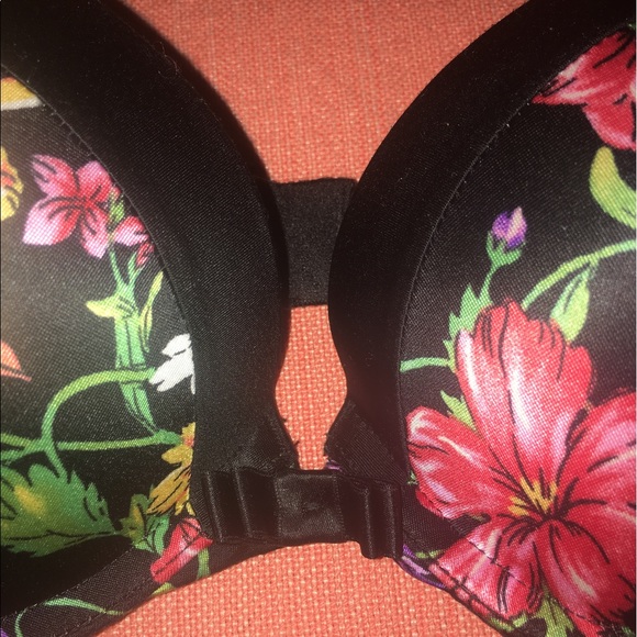 Victoria's Secret 24B push up bra 💁🏻💃🏻 - Picture 3 of 6