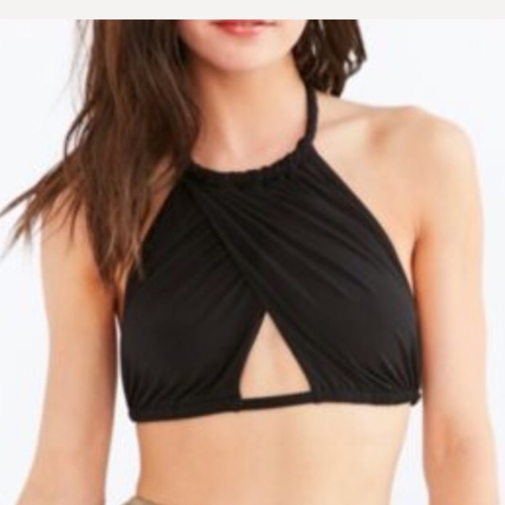 ❌SOLD! 🔥 NWT! Cross Front Rope Crop Halter