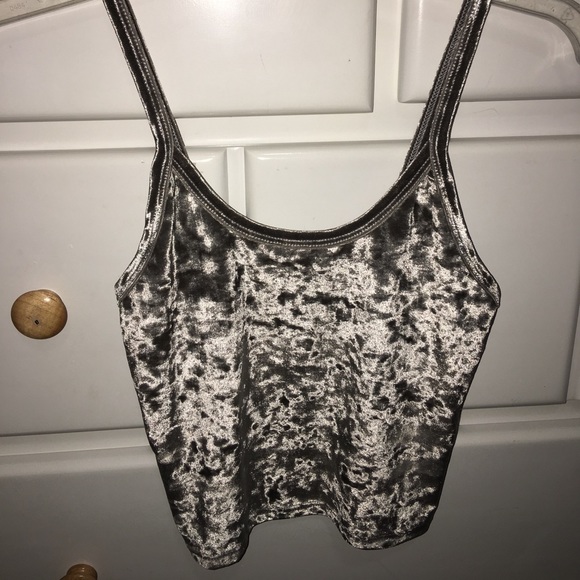 Velvet crop top from Forever 21 - Picture 2 of 5