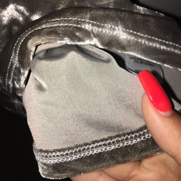 Velvet crop top from Forever 21 - Picture 4 of 5