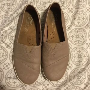 Barely worn taupe canvas Toms