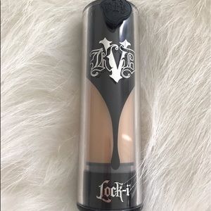 Kat Von D lock it foundation