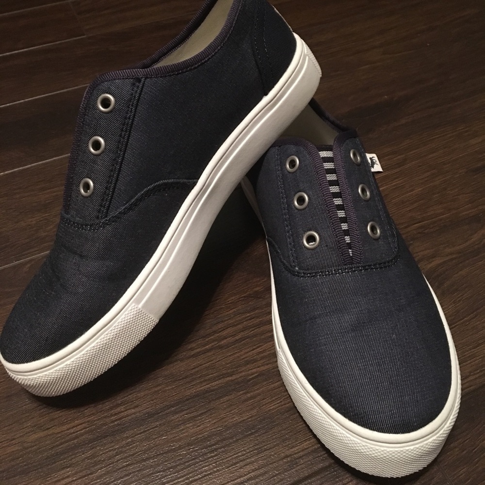 Brand new w/o tags Abercrombie boys slip ons.