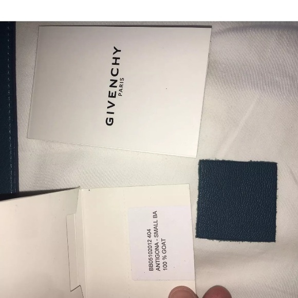 Givenchy Goat Leather teal blue small Antigona bag - Picture 4 of 8