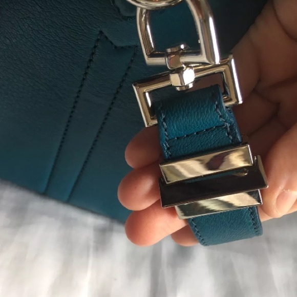 Givenchy Goat Leather teal blue small Antigona bag - Picture 7 of 8