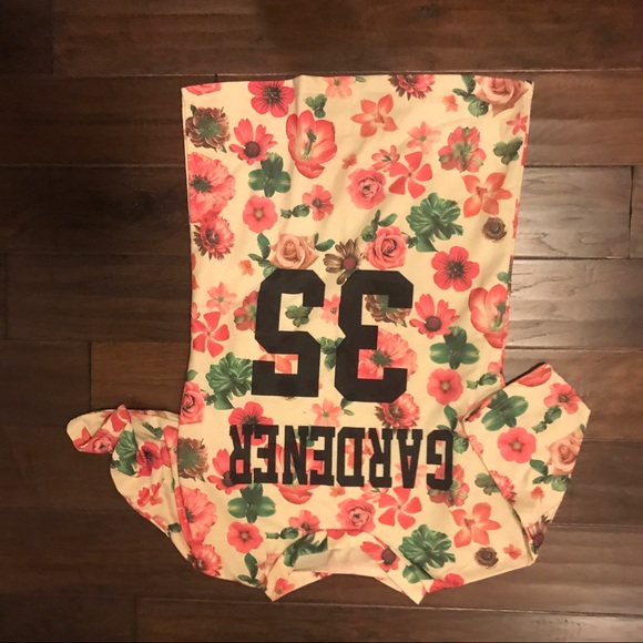 Tops - Floral flower short sleeve tee t-shirt top