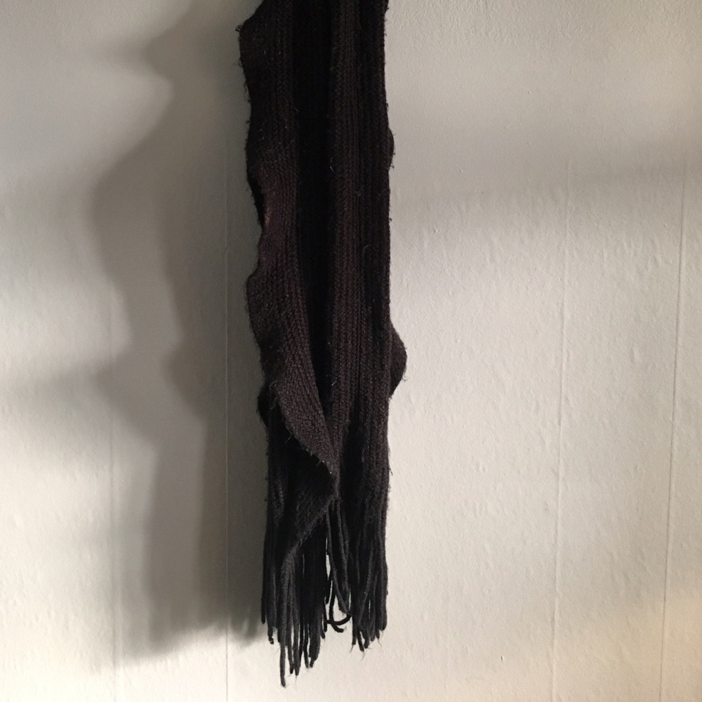 Black knit scarf