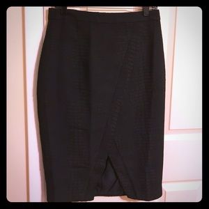 Jennifer Lopez back pencil skirt