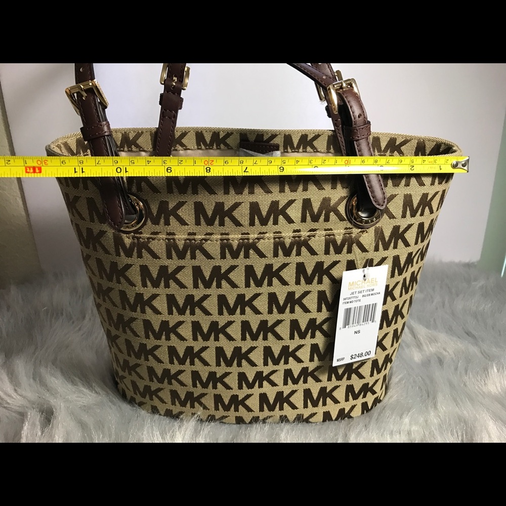 ❤️SOLD❤️ micheal kors bag tan color medium size - Picture 4 of 6