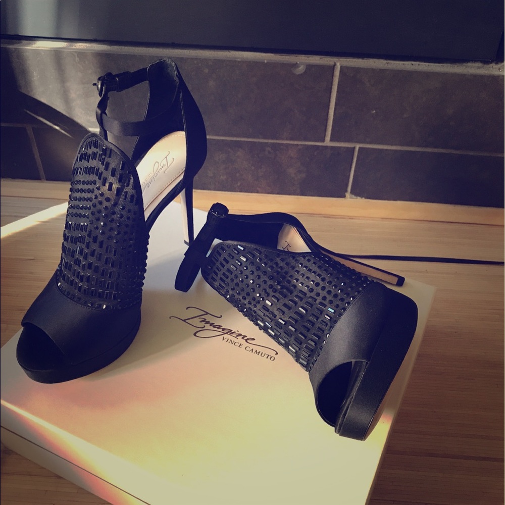 Vince Camuto Heels 9.5