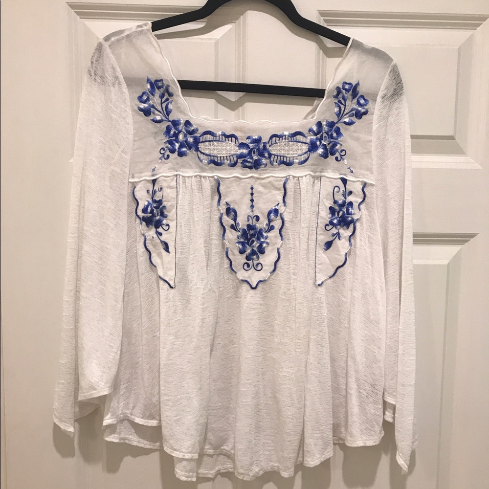 Embroidered Free People top. Lightweight and airy!