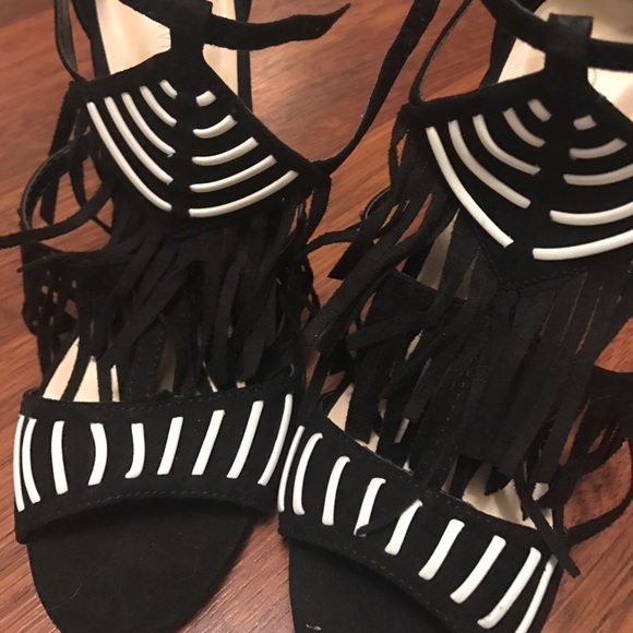 *NWOB* Wild Diva ‘Adele’ Fringe Cage Heels - 7M - 4 inch heel - Picture 7 of 8