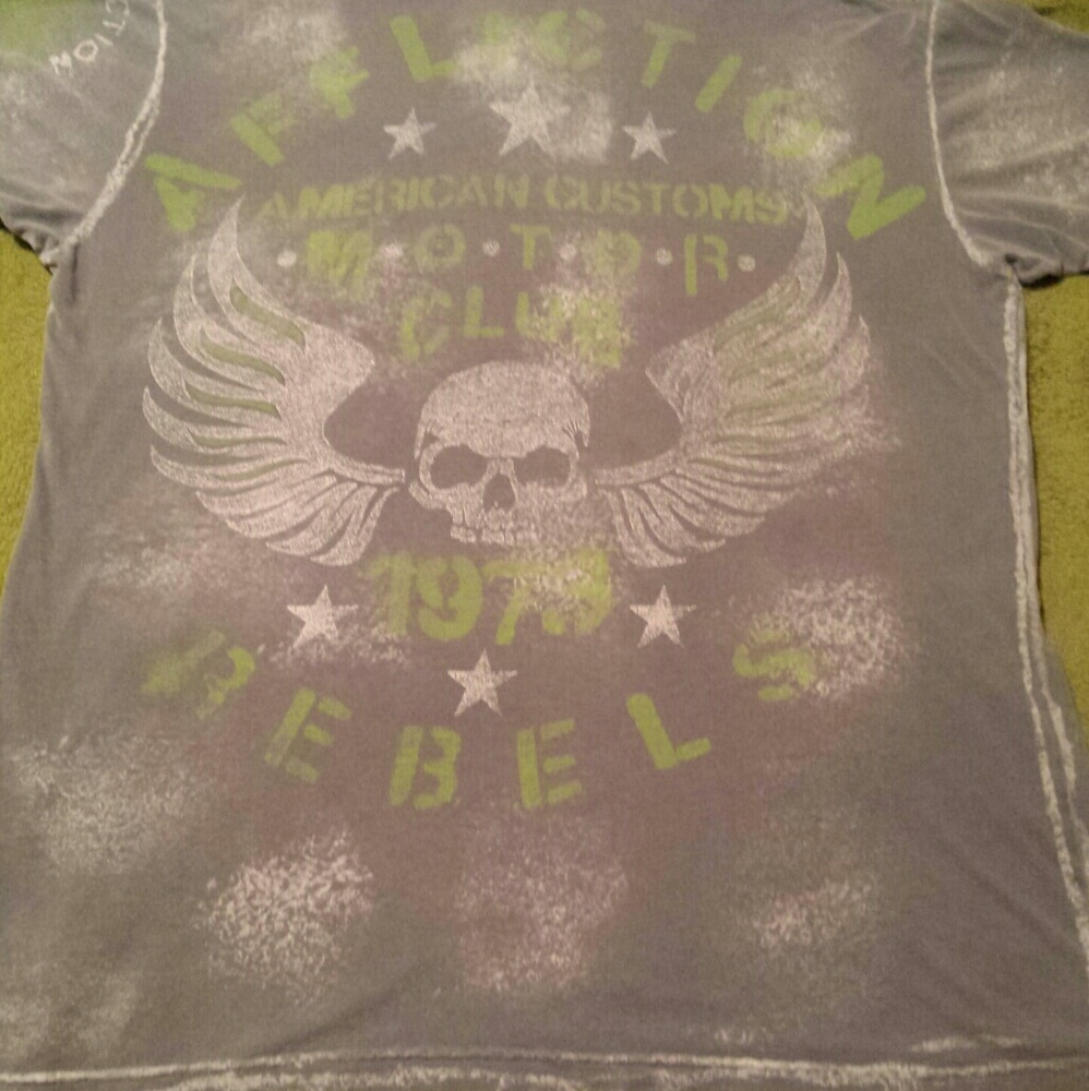 Affliction t-shirt -Large