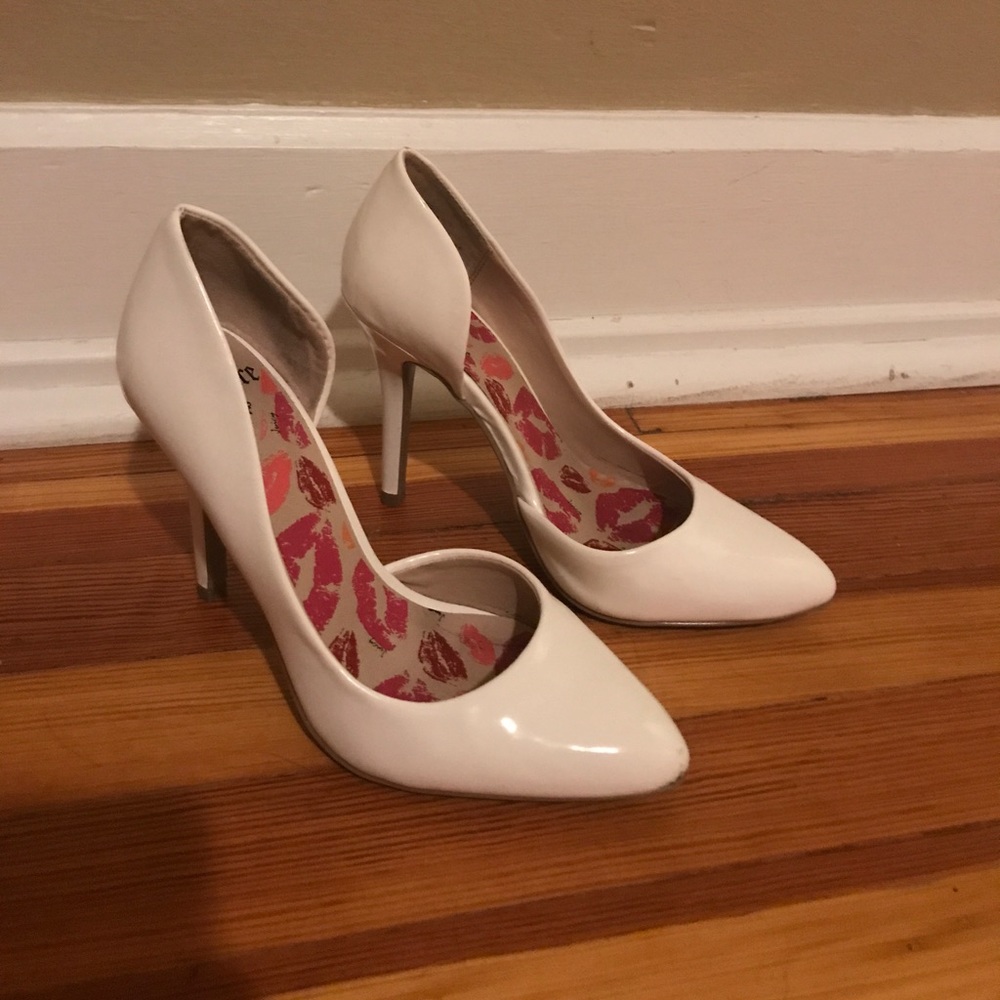 Juicy Couture White heels