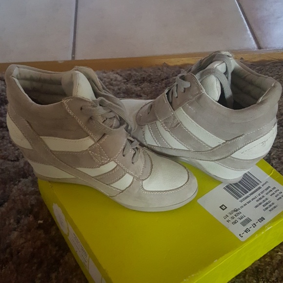 New - Picture 4 of 4