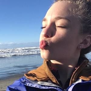 Meet your Posher, Naomi